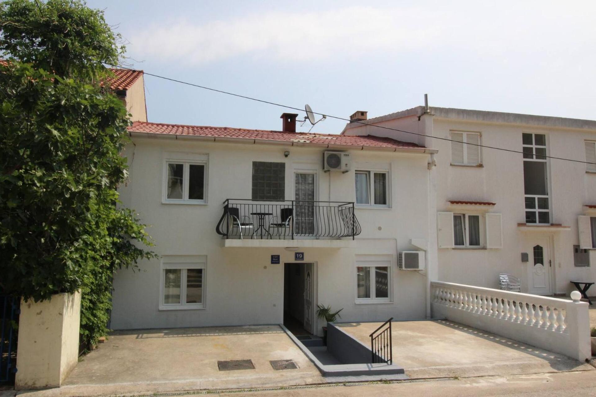 Apartments Rozanda Башка Екстер'єр фото